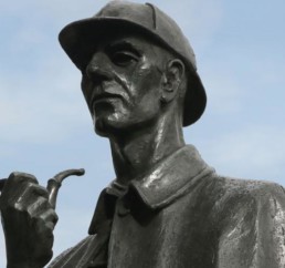 Talking Statue Estátua Sherlock Holmes